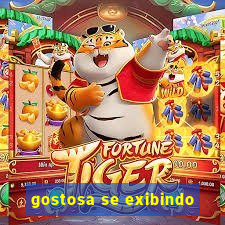 gostosa se exibindo